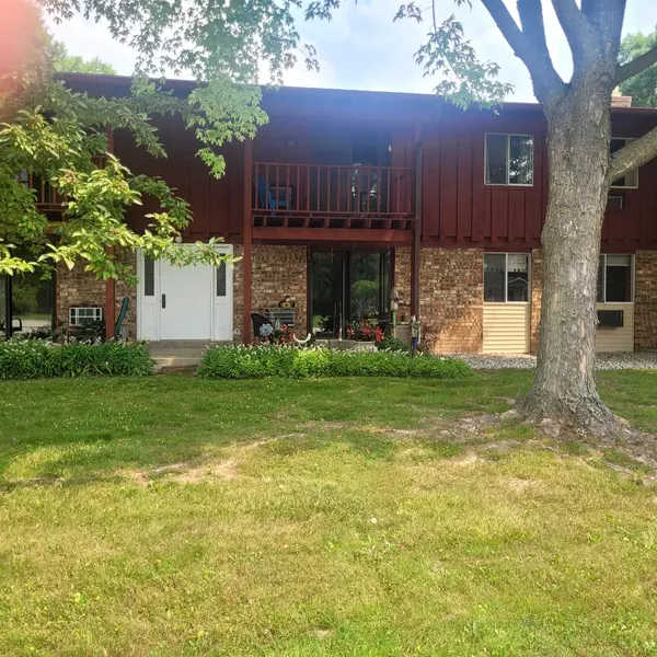 3180 JUSTIN CT #6, Appleton, WI 54914