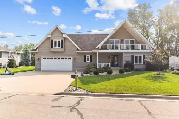 Winneconne, WI 54986,135 TWIN HARBOR DR