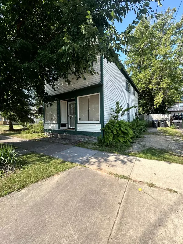 107 S ANDREWS ST, Shawano, WI 54166-2401
