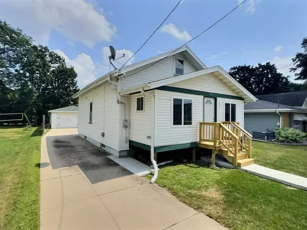 1114 KNAPP ST, Oshkosh, WI 54902