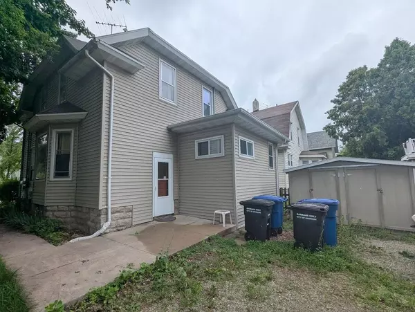 Oshkosh, WI 54901,1222 N MAIN ST