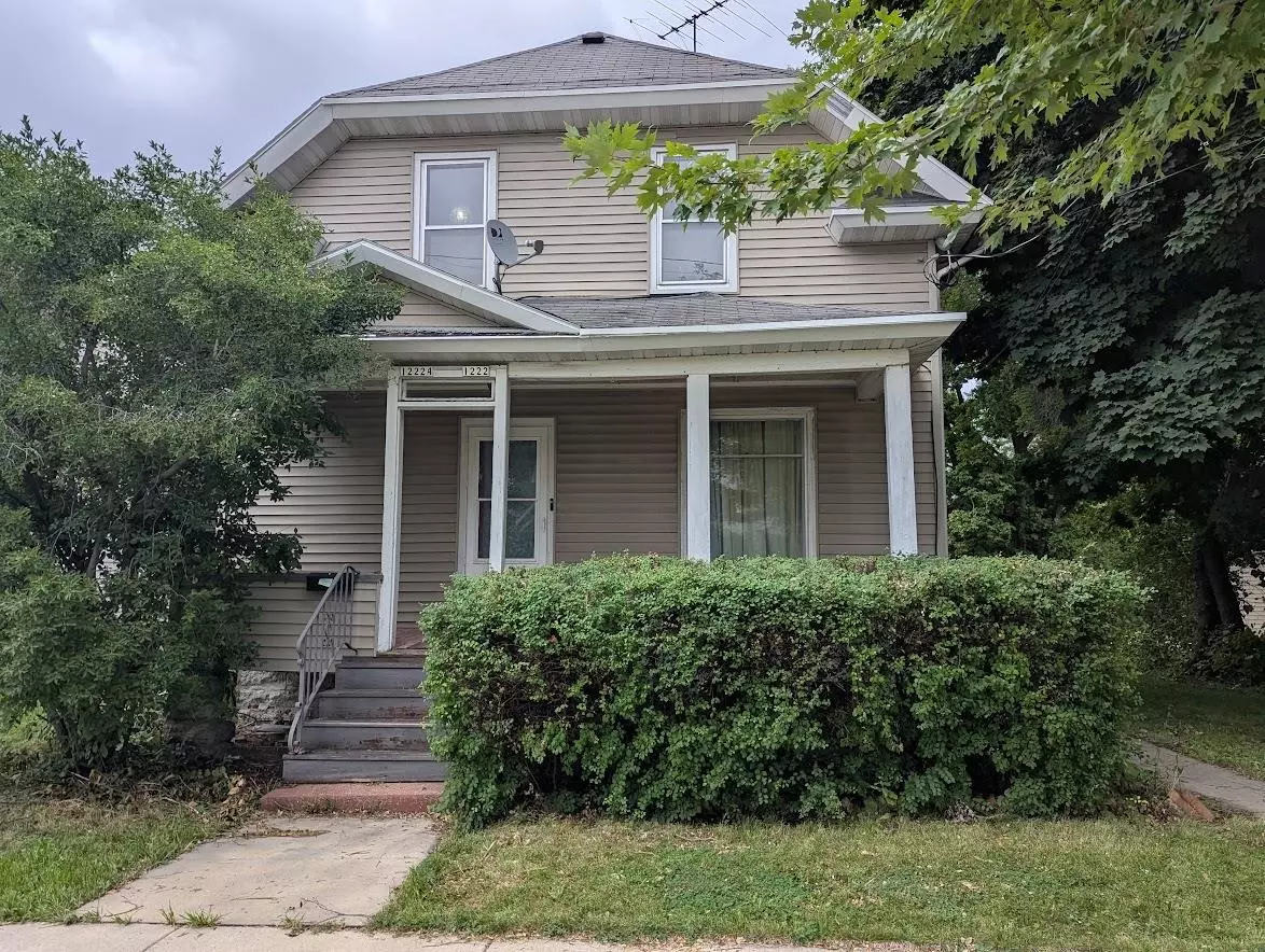 Oshkosh, WI 54901,1222 N MAIN ST