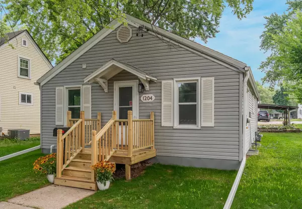 1204 MAIN AVE, Kaukauna, WI 54130