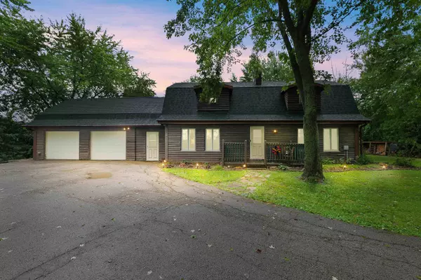 7314 COUNTRY CLUB RD, Oshkosh, WI 54902