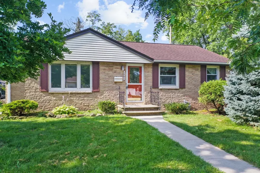1201 BOND ST, Green Bay, WI 54303-4042