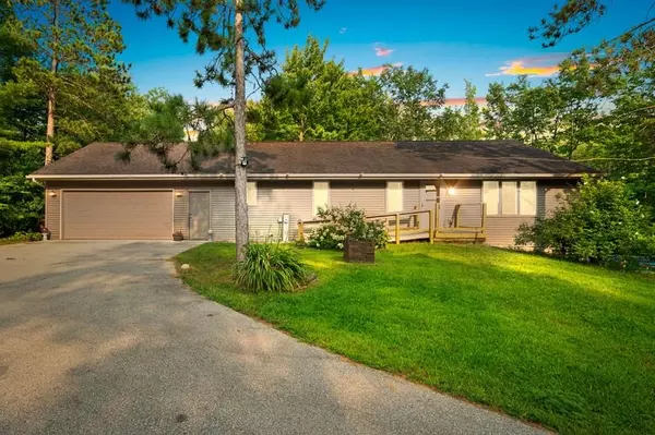 5868 FOREST LAKE LN, Abrams, WI 54101-9508