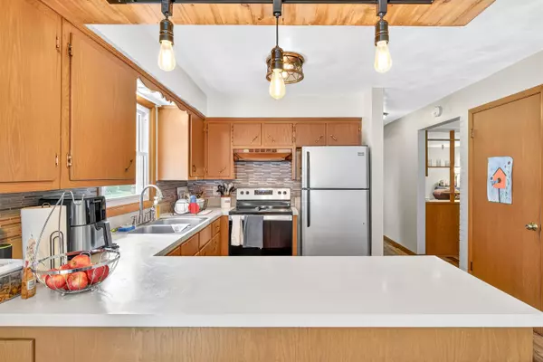 Little Chute, WI 54140-1836,923 W MCKINLEY AVE