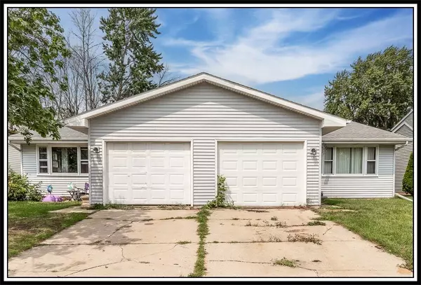 1124 WOODLAND DR, Menasha, WI 54952-2060