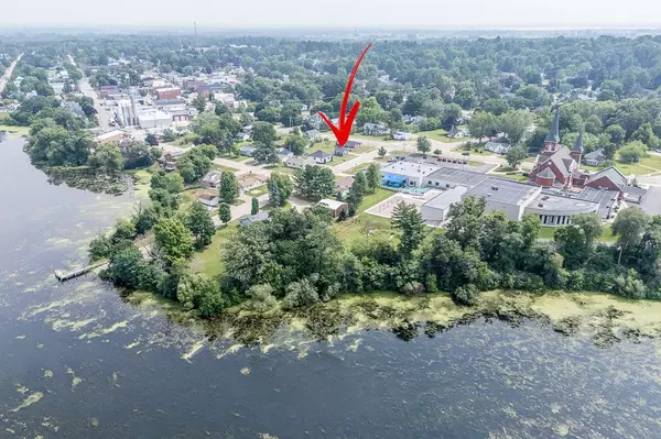 Weyauwega, WI 54983-8934,104 LAKE ST