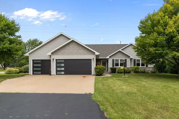 2862 RADDISON AVE, Oshkosh, WI 54904-6576