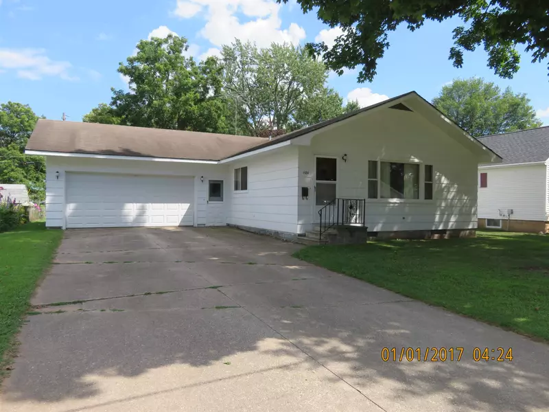 1124 S SMALLEY ST, Shawano, WI 54166-3234