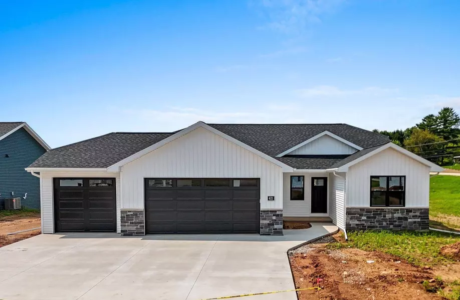 621 HORTON TER, Hortonville, WI 54944