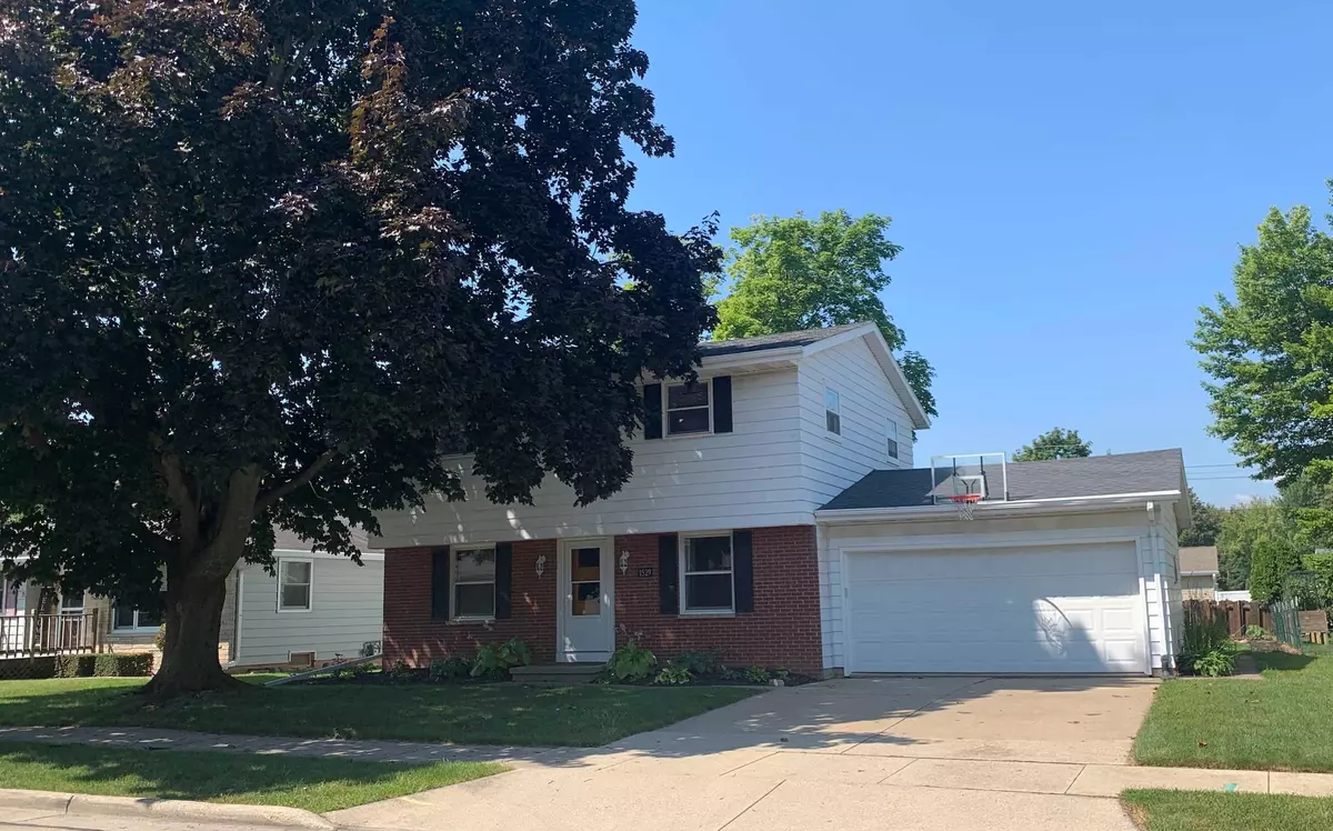 Neenah, WI 54956,1529 BRUCE ST