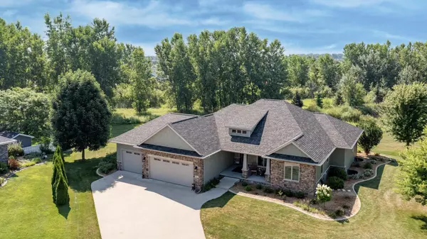 1101 W STARVIEW CT, Appleton, WI 54913