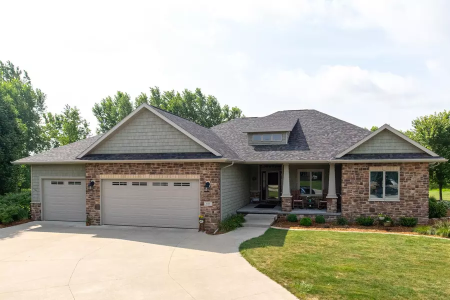 1101 W STARVIEW CT, Appleton, WI 54913