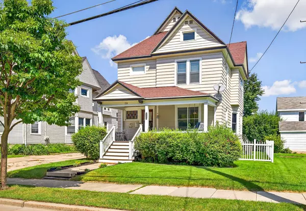 526 WASHINGTON AVE, Oshkosh, WI 54901