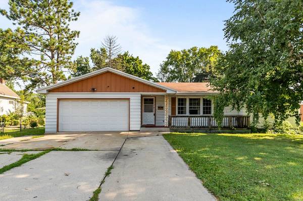 337 E ALLOUEZ AVE, Green Bay, WI 54301