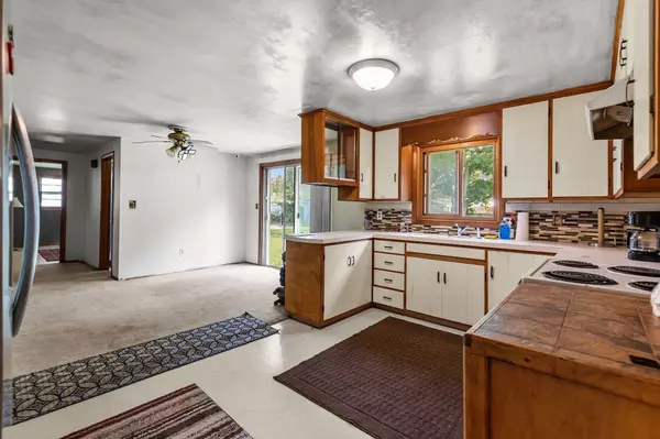 Green Bay, WI 54301,337 E ALLOUEZ AVE