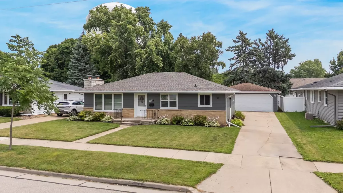 Appleton, WI 54912,2212 N SUMMIT ST