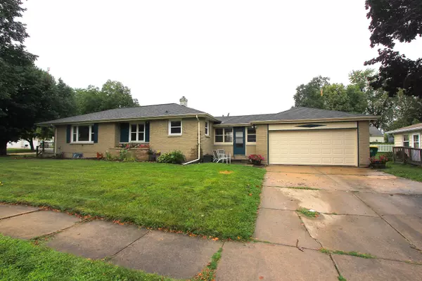 1292 MATHER ST, Green Bay, WI 54303-4180
