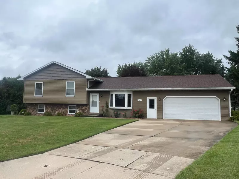 9 MARIGOLD CT, Appleton, WI 54914