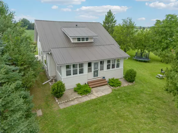 516 W BREED ST, Chilton, WI 53014-1061