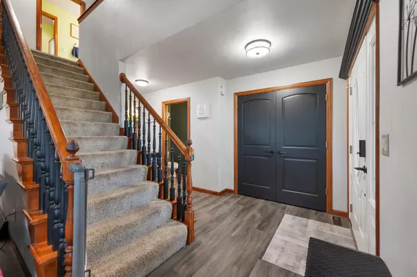 Green Bay, WI 54313,1915 PINK DOGWOOD WAY