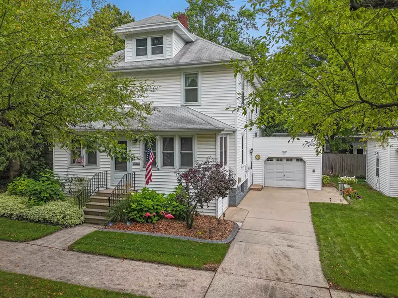 1173 LAWE ST, Green Bay, WI 54301