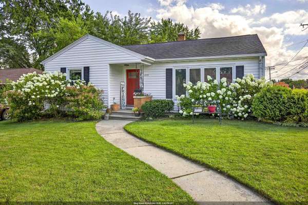 1297 MARIAN LN, Green Bay, WI 54304-2337
