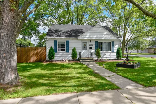 1659 LORETTA LN, Green Bay, WI 54302