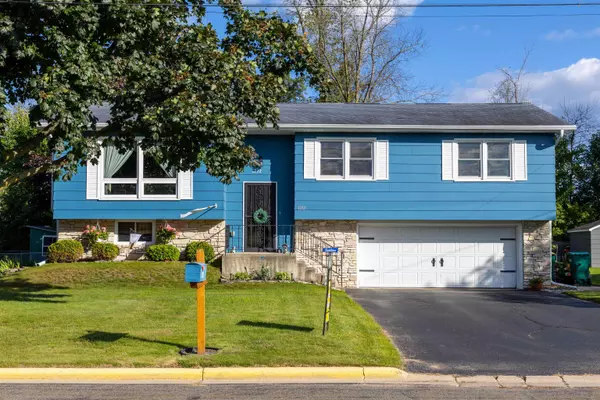 1212 HOCKRIDGE ST, Marinette, WI 54143