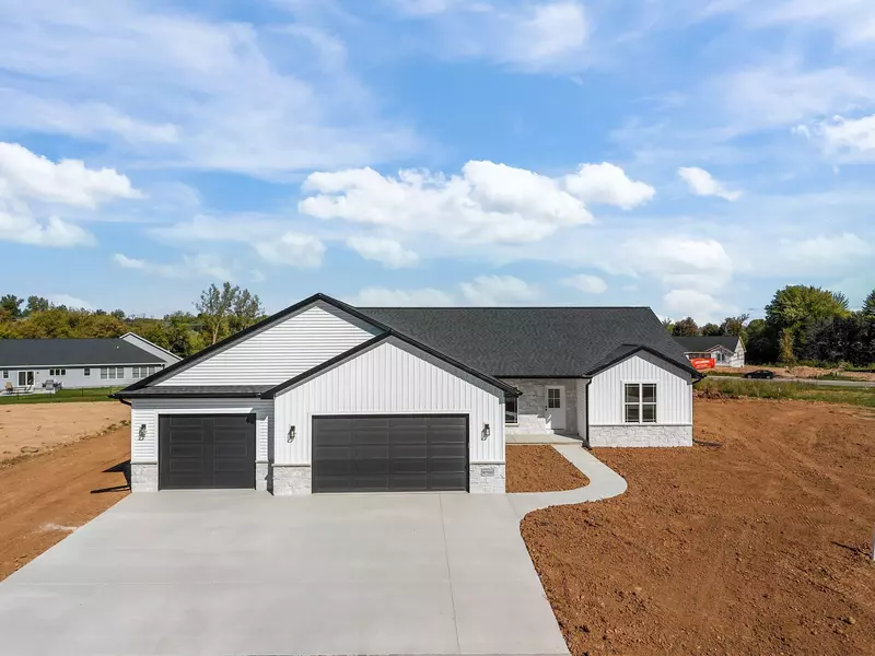 W7050 OTIS DR, Greenville, WI 54942
