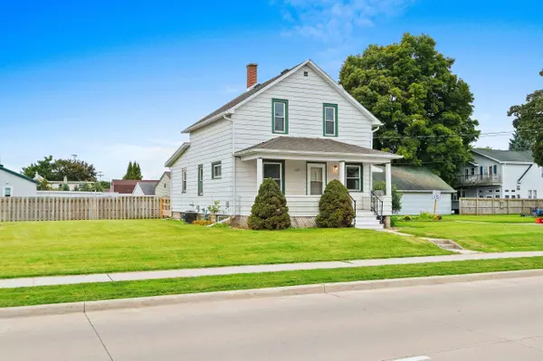 2009 WALDO BLVD, Manitowoc, WI 54220