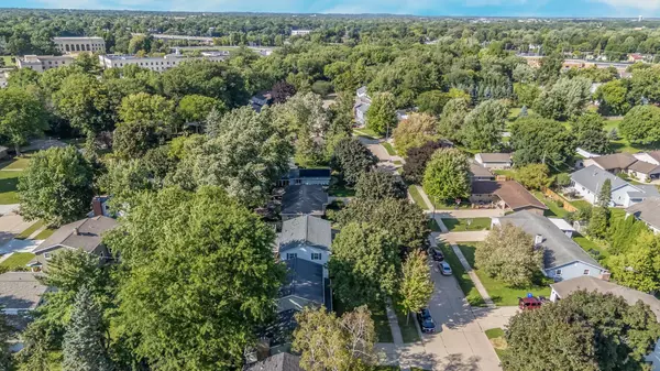 Appleton, WI 54915,63 S MEADOWS DR