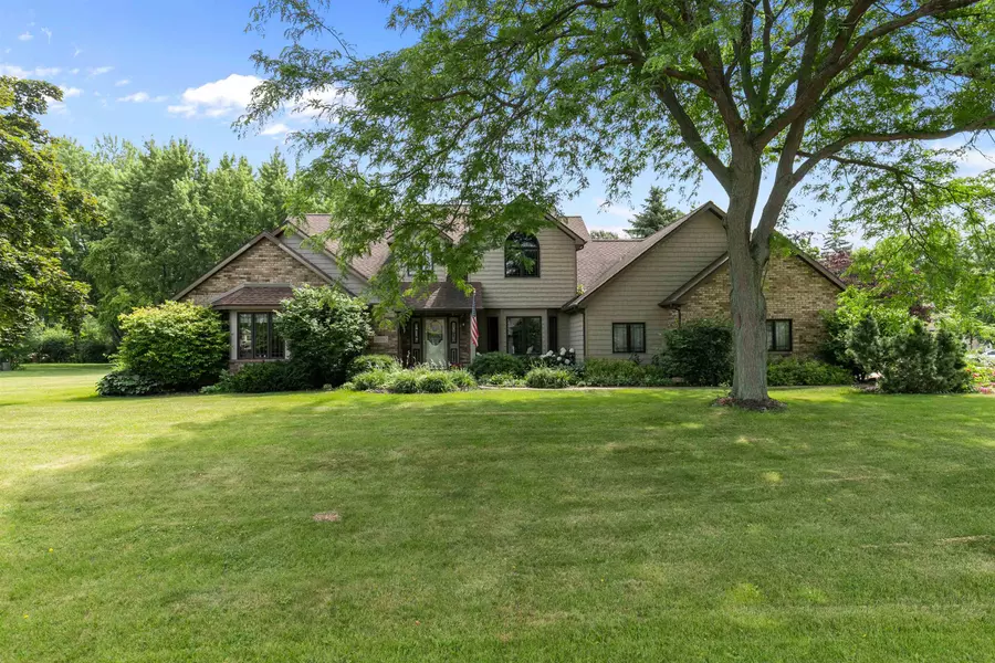 N7760 PALISADES TRL, Sherwood, WI 54169