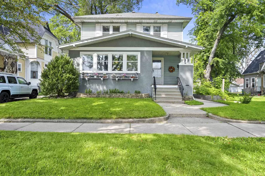 222 S CHESTNUT AVE, Green Bay, WI 54303-1528