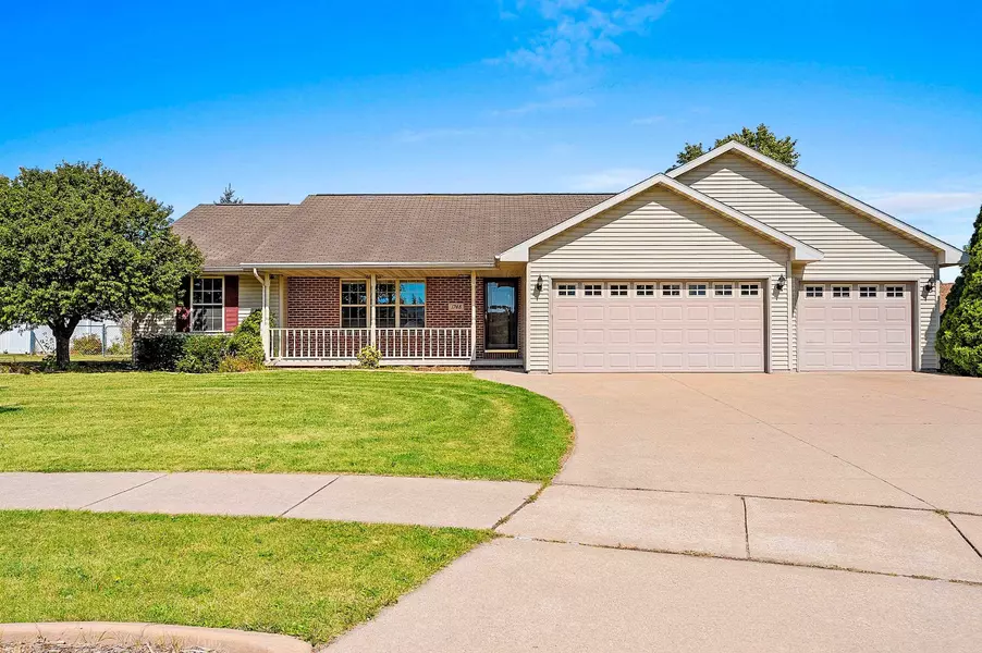1748 LEMON LN, De Pere, WI 54115-8035