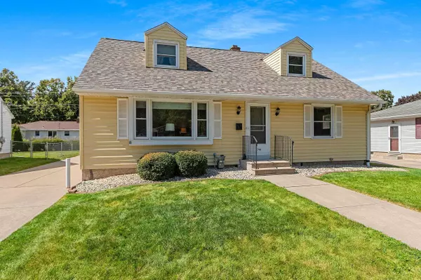 Green Bay, WI 54304,1740 CARROLL AVE