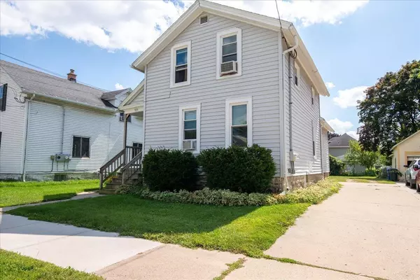 Oshkosh, WI 54902,327 W 14TH AVE