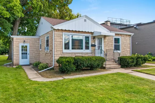 114 N HURON ST, De Pere, WI 54115-2813