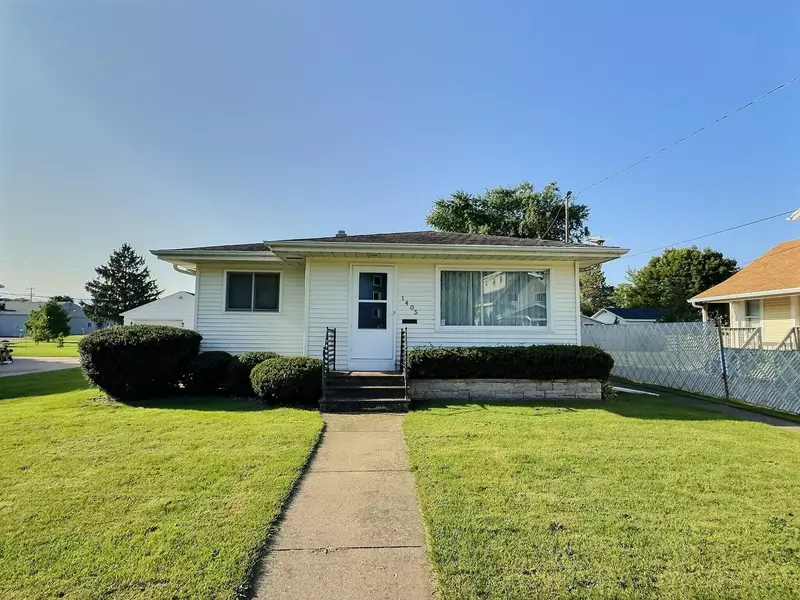 1405 GRAHAM AVE, Oshkosh, WI 54902