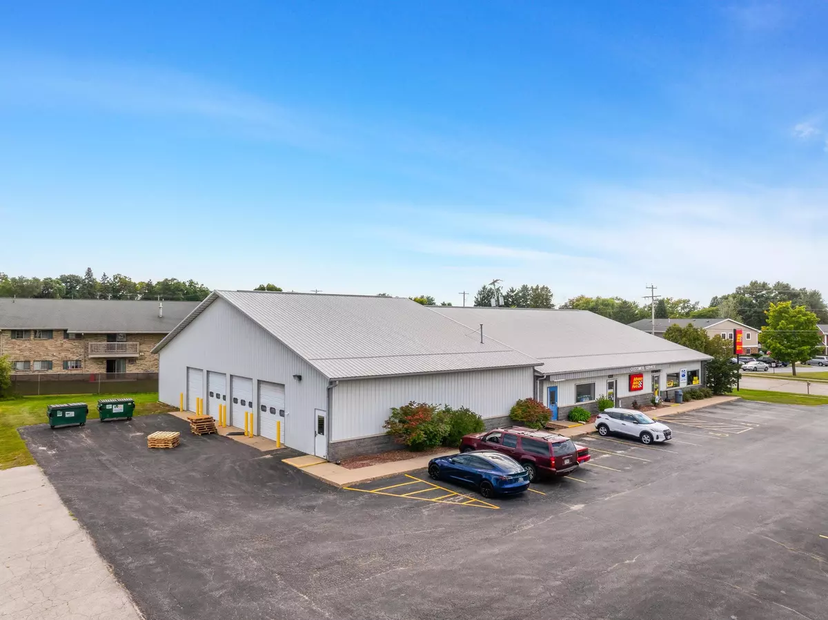 Green Bay, WI 54302-3807,821 LIME KILN RD