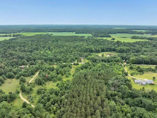 Amherst, WI 54406,6974 WOODLAND LN