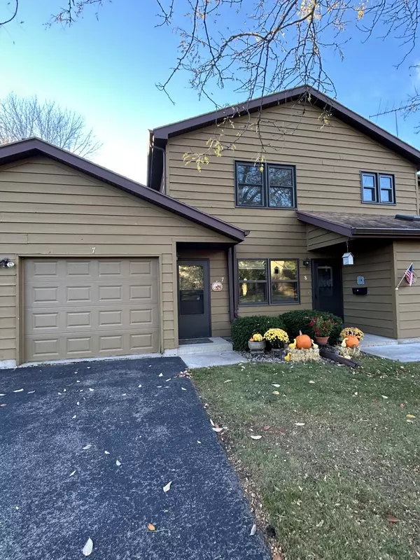 Neenah, WI 54956,985 BABCOCK ST