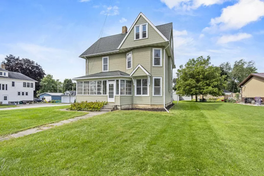 111 N MARGARET ST, Markesan, WI 53946