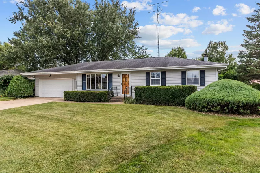 132 OAK CT, Berlin, WI 54923