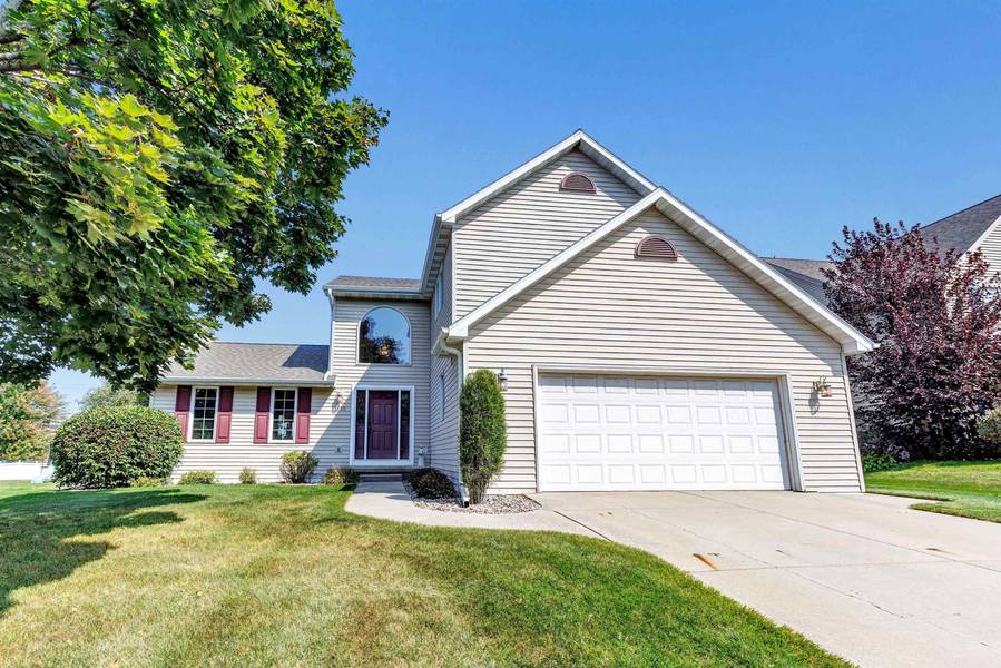 1430 MOHICAN CT, Green Bay, WI 54313-5942