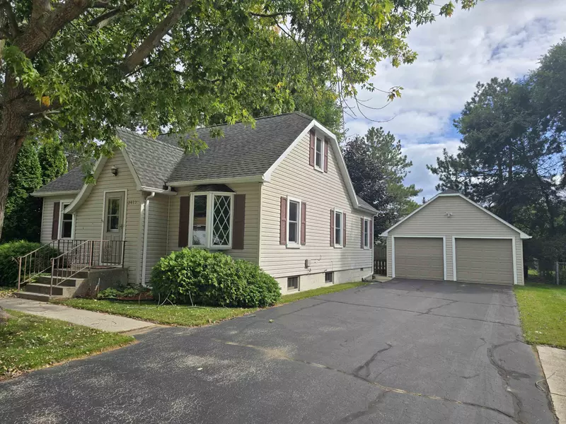 2413 45TH ST, Two Rivers, WI 54241-1129