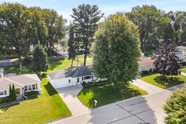 Green Bay, WI 54304-2109,809 MITCHELL ST