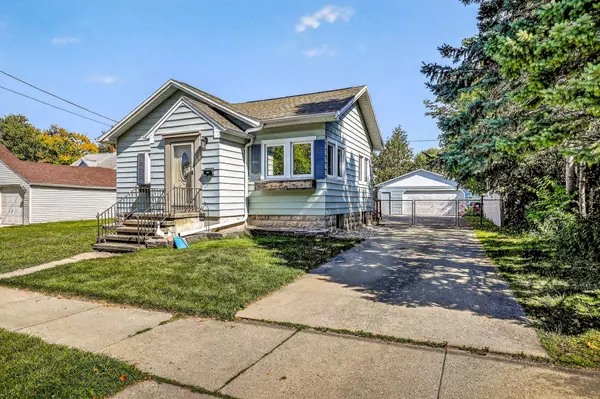 708 MAPLE ST, Neenah, WI 54956